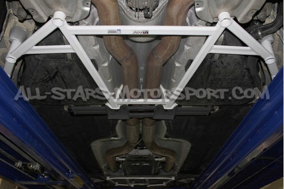 Renfort inférieur arrière 8 points Ultra Racing pour BMW M5 F10