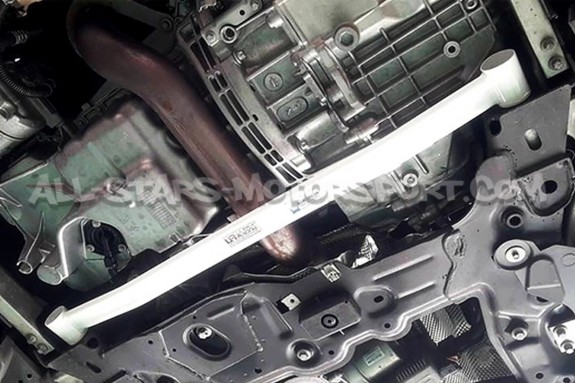 Barra de refuerzo inferior delantera Ultra Racing para Mercedes A45...