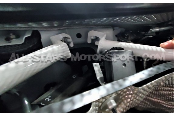 Barre anti rapprochement avant Ultra Racing pour Audi A4 / S4 B9 et...