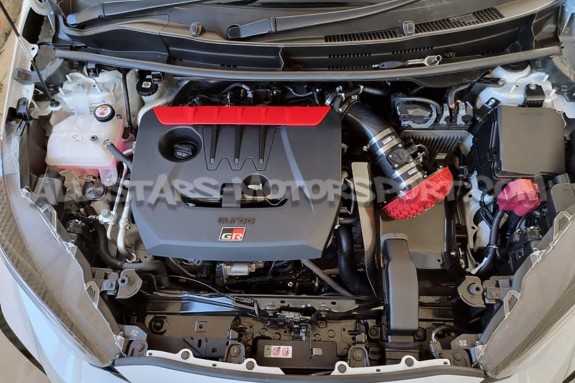 Admission HKS Racing Suction carbone pour Toyota Yaris GR Gen.1