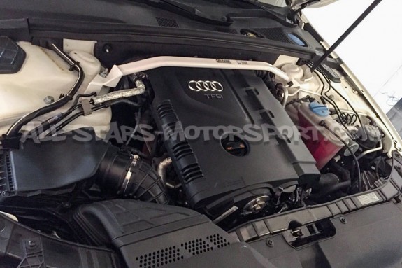 Barra de torreta delantera Ultra Racing para Audi A4 B8 / A5 8T 2.0...