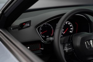 Reloj digital P3 Gauges para rejilla de ventilacion de Honda Civic Type R FL5