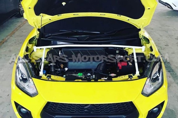 Suzuki Swift Sport ZC33S Ultra Racing Front Upper Strut Brace