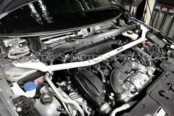 Barre anti rapprochement avant Ultra Racing pour Peugeot 308 GTI