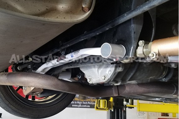 Toyota GT86 / Subaru BRZ ZC6 Ultra Racing Rear Tie Brace