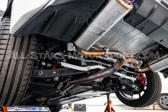 Barra de refuerzo inferior trasera de 4 puntos Ultra Racing para To...