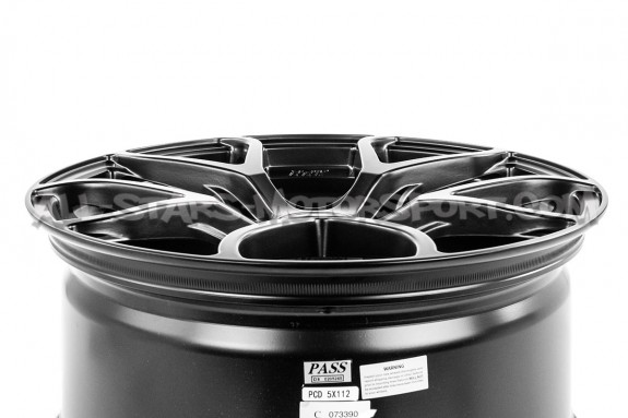 Llanta APR A01 Flow Formed 18 x 8.5 - 5x112 ET45 - Black