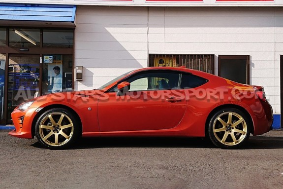 Enkei PF07 Wheel 18x8 - 5x100 ET45 - Gold