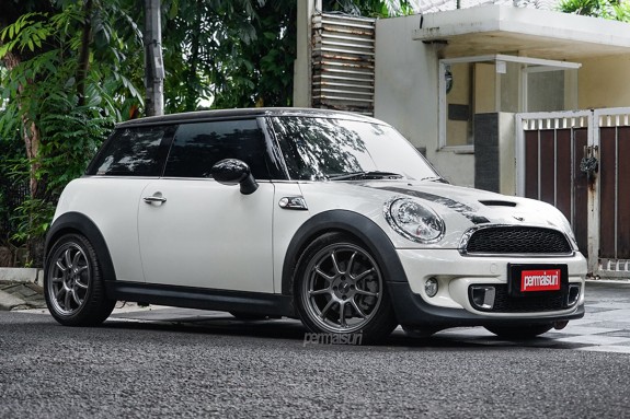 Llanta Enkei PF09 17x7 - 4x100 ET38 - Dark Silver