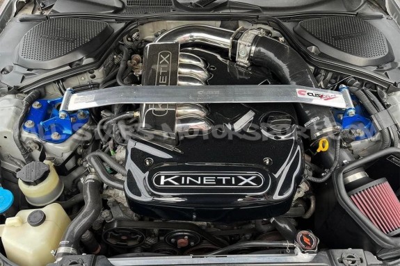 Tapa motor Kinetix Racing Velocity para Nissan 350Z 03-07