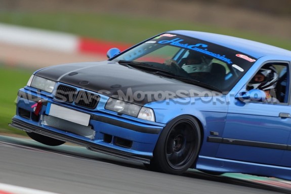 Capot carbone Seibon OEM pour BMW M3 E36 (coupé)
