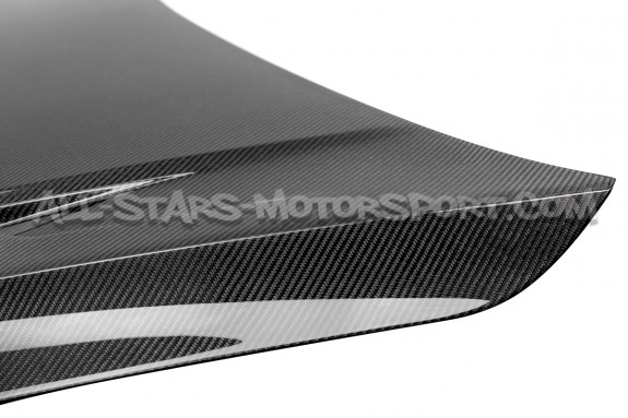 Capo de carbono Seibon TM-Style para Golf 8 GTI / Golf 8 R