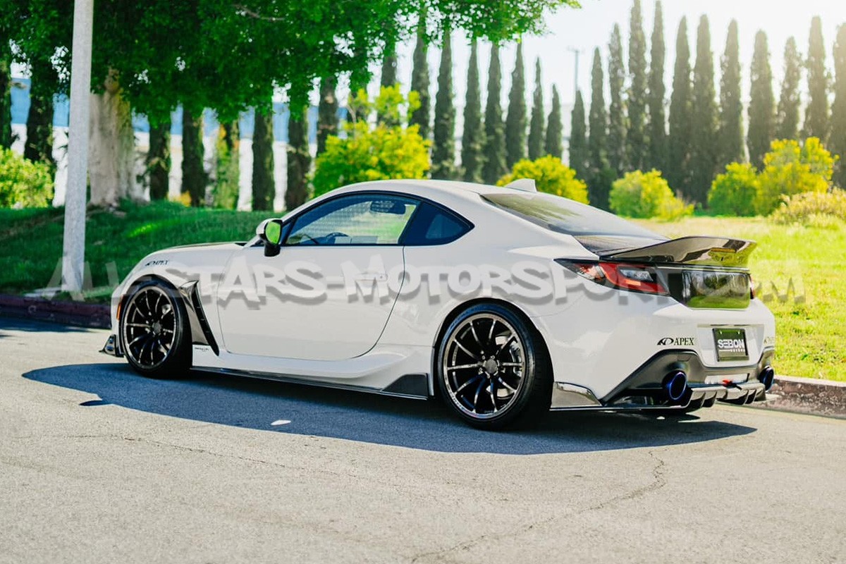 Malle en carbone Seibon MB-Style pour Toyota GR86 / Subaru BRZ ZD8