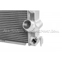 Radiador de aluminio CSF Race para BMW 135i E82 / 1M y 335i E9x (Auto)