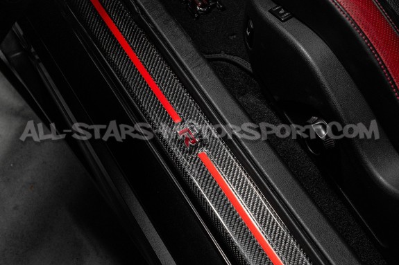 Umbrales de puerta de carbono Seibon para Nissan R35 GTR