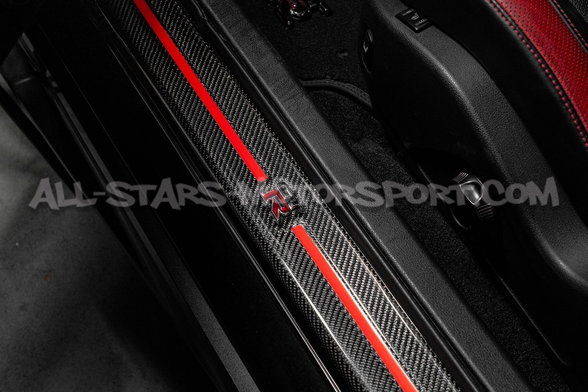 Seuils de porte Seibon en carbone pour Nissan R35 GTR