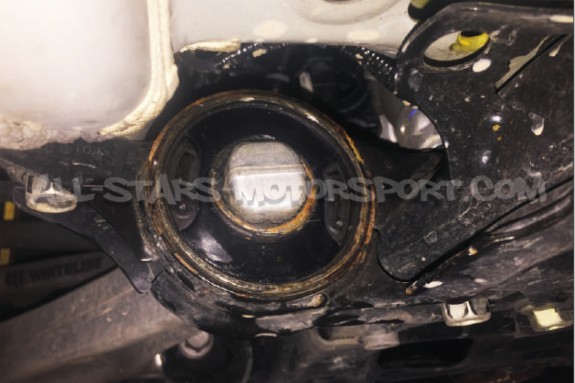 SIlentbloc trasero de brazo delantero Whiteline para Civic Type R FK2 / FK8