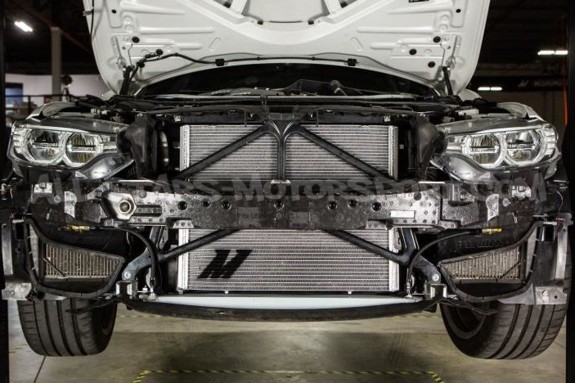 Tubos de intercambiador Charge Pipes Mishimoto para BMW M3 F80 / M4 F8x / M2C