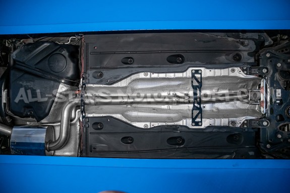 Barre inférieure centrale Racingline pour Leon 3 Cupra / Golf 7 GTI...