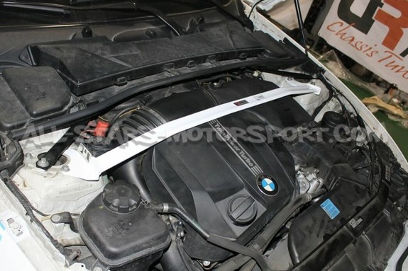 BMW 335i E9x Ultra Racing Front Upper Strut Brace