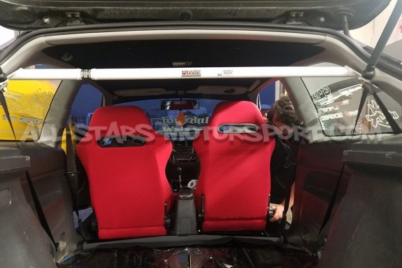 Honda Civic EK 96-00 Ultra Racing C-Pillar Brace / Room Bar