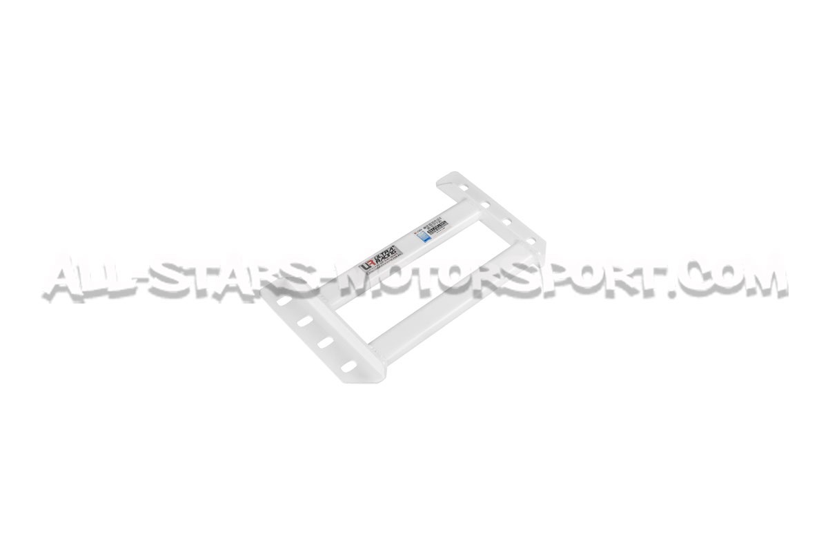 Barre anti rapprochement inférieure centrale Ultra Racing pour BMW 335i E9x