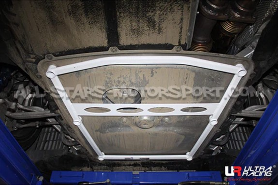 Renfort inférieur avant 6 points Ultra Racing pour BMW M3 F80 / M4 F8x