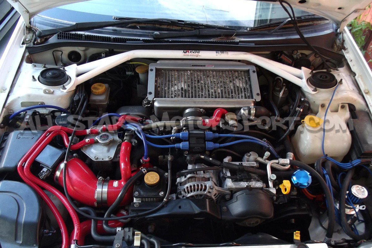 Barra de torreta delantera Ultra Racing para Subaru Impreza GT GC8