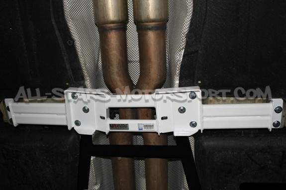 Barra de refuerzo inferior central Ultra Racing para BMW M5 F10