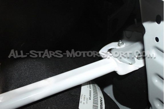 Barra de torreta trasera Ultra Racing para Mercedes C63 AMG W204