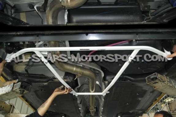 Barra de refuerzo inferior trasera de 4 puntos Ultra Racing para Cl...