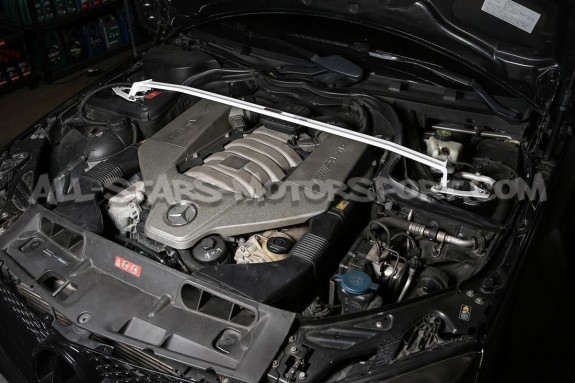 Mercedes C63 AMG W204 Ultra Racing Front Upper Strut Brace