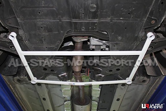 Renfort inférieur avant 4 points Ultra Racing pour Abarth 595 / 695
