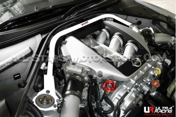 Barre anti rapprochement avant Ultra Racing pour Nissan R35 GTR