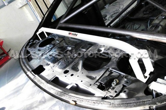 Barre anti rapprochement arrière Ultra Racing pour Nissan 200sx S14