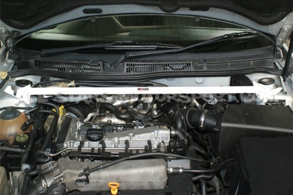 Barre anti rapprochement avant Ultra Racing pour Golf 4 GTI / Leon ...